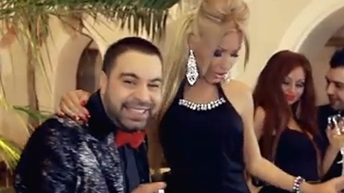 Videoclipul asteptat de toţi barosanii! Uite cum petrece Salam ca la Saint Tropez cu şampanie scumpă şi cu Loredana Chivu