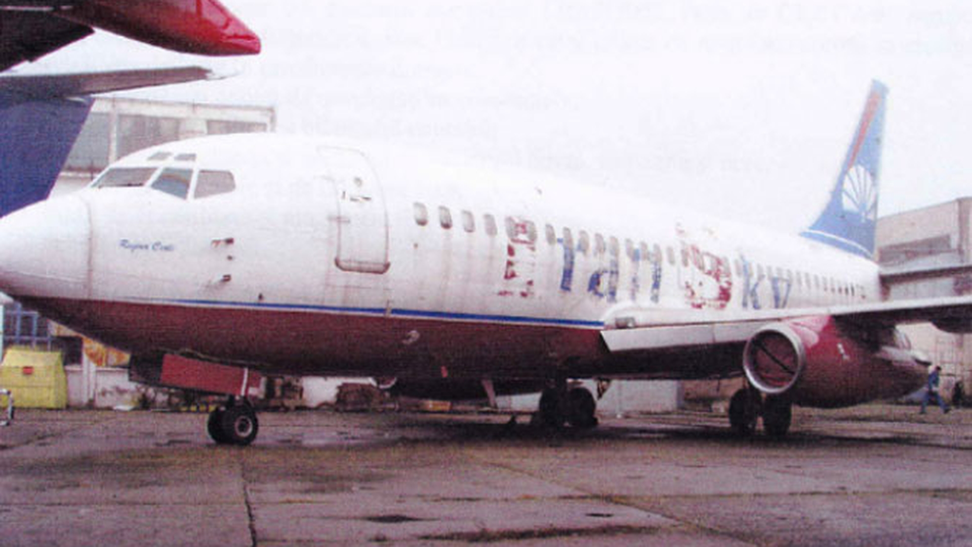 Un avion abandonat de la Bacau a fost cumparat cu 354.144 lei de un prahovean!