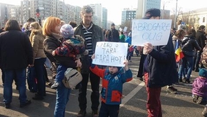 Persoanele cu copii de la proteste NU sunt verificate. ”Vrem să ştim doar numărul lor”