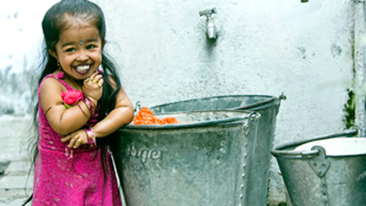 Ea este cea mai scunda femeie din lume! Se pregateste sa se lanseze la Bollywood