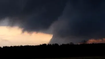 VIDEO Cel putin zece persoane au murit in urma tornadelor care au afectat statul american Mississippi