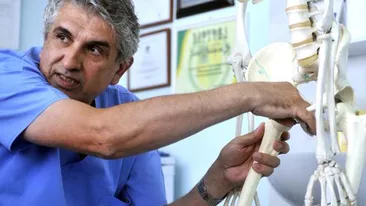 Cât câştiga GHEORGHE BURNEI pe lună, în timp ce primea şpagă de părinţii copiilor pe care îi opera!