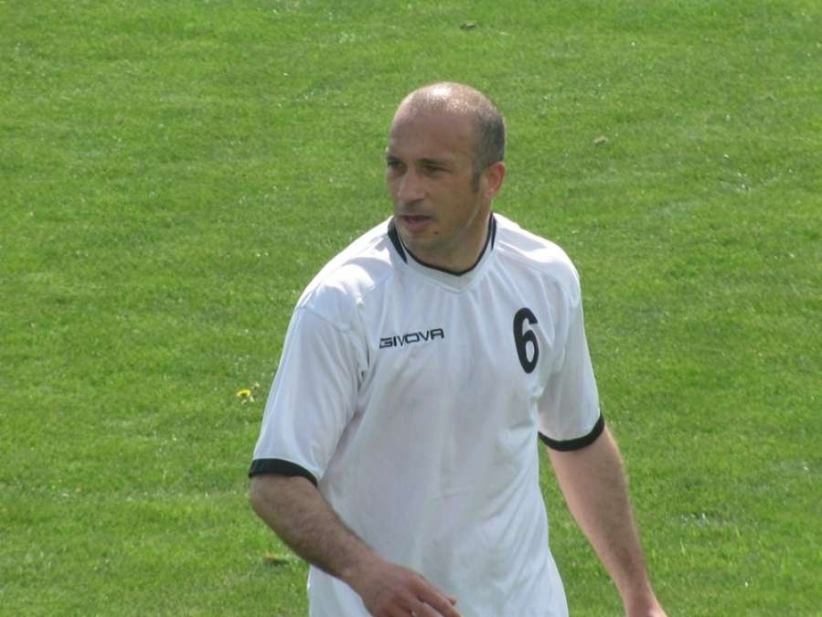 Tragedie. Fiul unui fost fotbalist din Liga 1 s-a sinucis! S-a spânzurat în scara blocului și…
