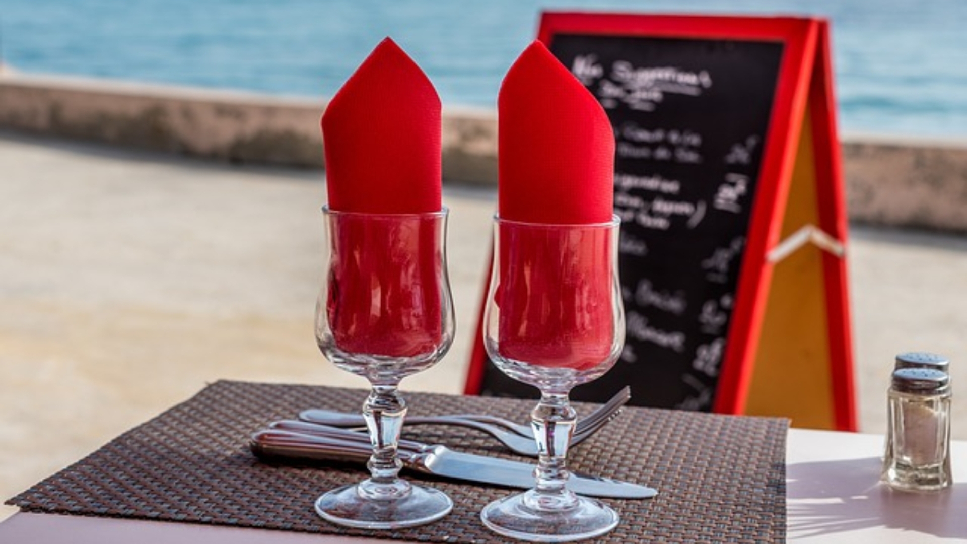 Câți bani a scos din buzunar o turistă la un restaurant din Vama Veche, după sfârșitul sezonului estival. A rămas cu un gust amar când a văzut nota de plată