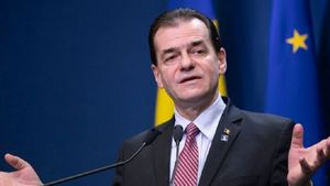 Reguli stricte pentru români, începând cu 15 mai. Ce vor trebui să facă la locul de muncă, dar și când folosesc transportul public