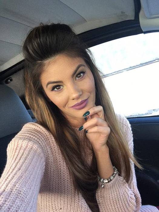 Ramona Olaru, una dintre cele mai sexy asistente TV din România