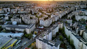 Orașul în care oamenii locuiesc în două țări: trec granița mergând dintr-o cameră a casei în alta