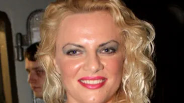 VIDEO Marilyn Monroe de Romania: Sunt o femeie universala si nu e usor, trebuie sa stii limba engleza