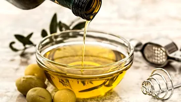 Uleiul de măsline, la mare căutare printre românii aflați în Grecia! Cât a ajuns să coste un litru: „Luați acum, cât încă nu a crescut la un maxim istoric”