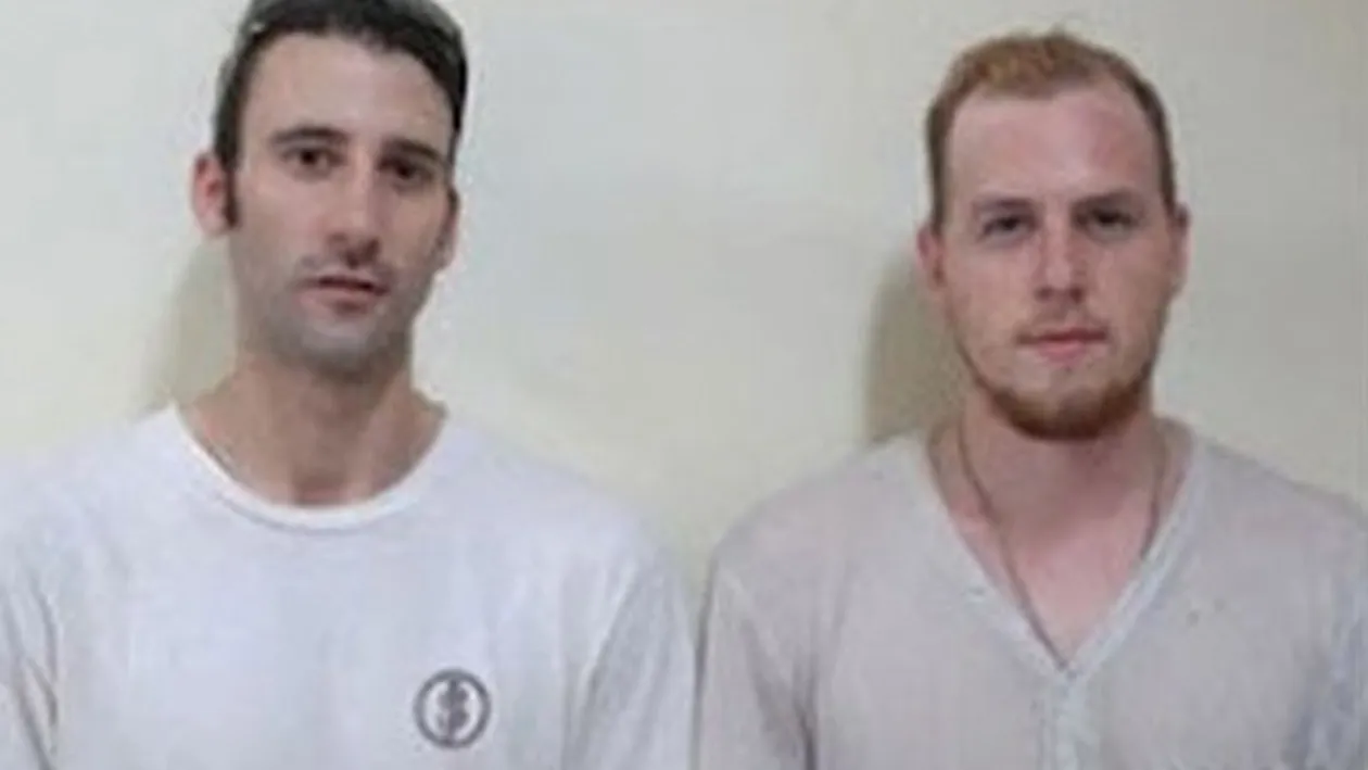 Incredibil! Acesti tineri nu s-au spalat si nu s-au ras timp de 6 luni de zile! Vezi in ce hal arata acum