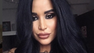 Daniela Crudu a dat brunetul pe blond! Fosta asistentă TV şi-a schimbat radical look-ul