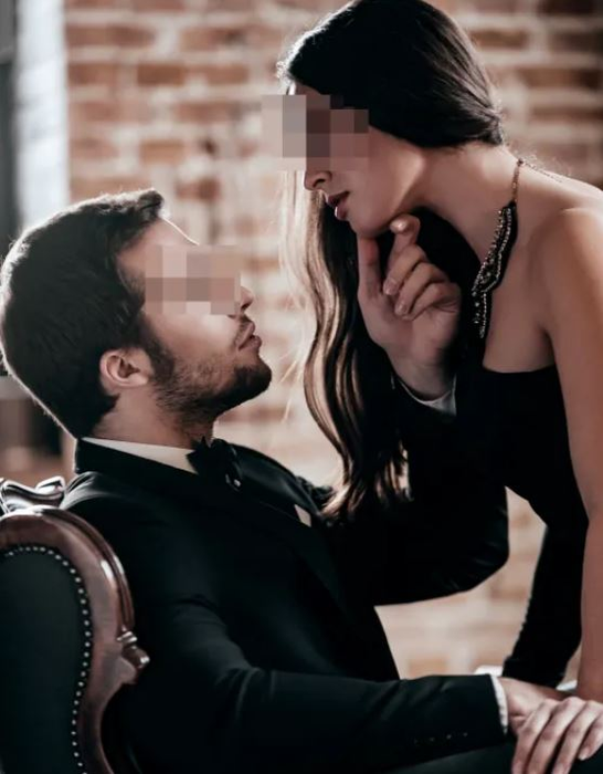 O nouă poveste de oraș: “Regele nightlife-ului” e "vânat" de o celebră jurnalistă