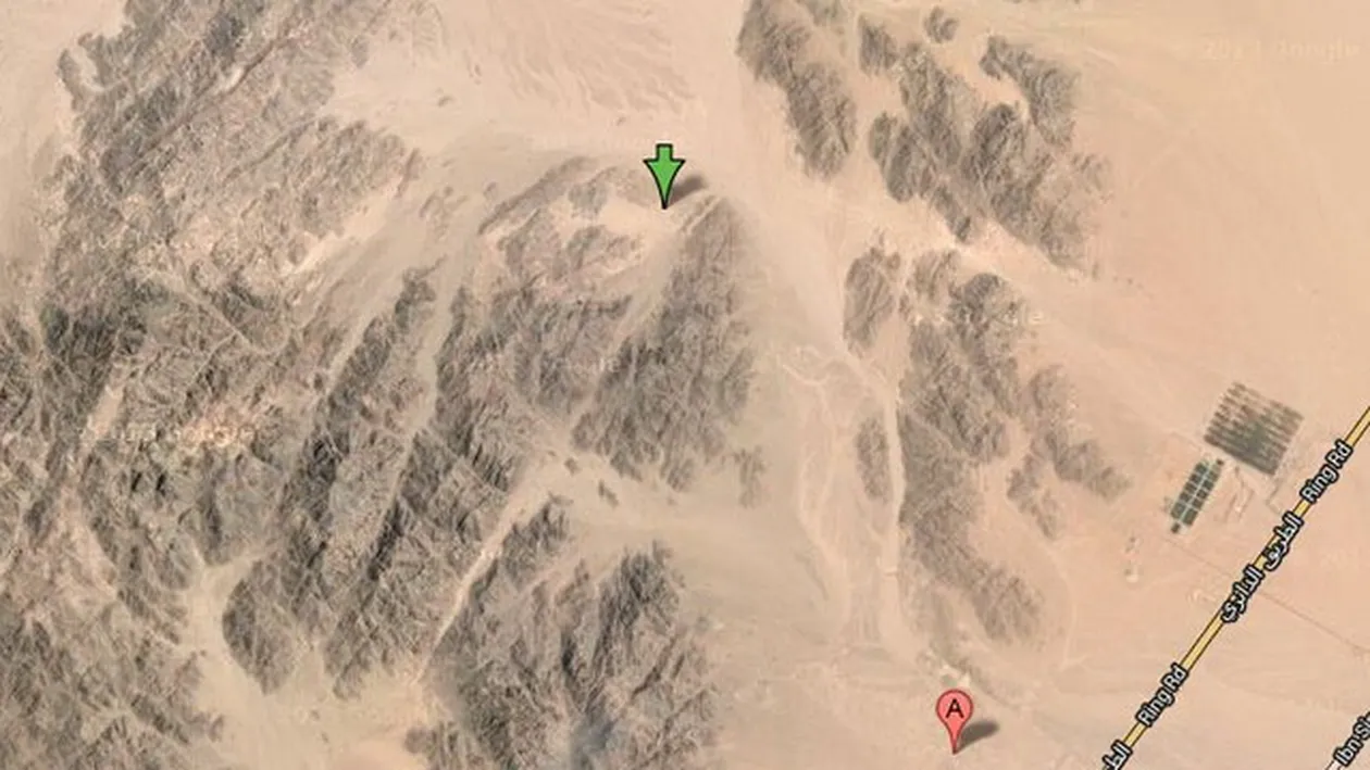 Nici nu iti poti imagina ce a descoperit acest fotograf in mijlocul desertului! Fotografiile care te vor lasa fara cuvinte