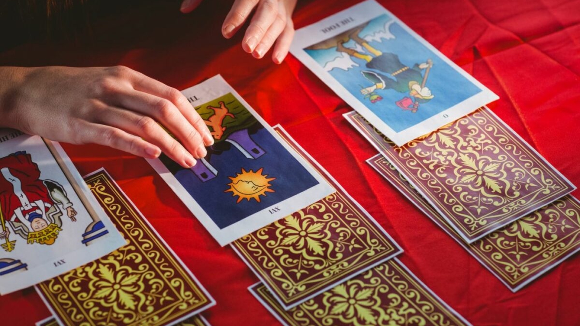 Cartea de tarot a zilei de 13 decembrie 2025. Mesajul unic transmis de Univers astăzi