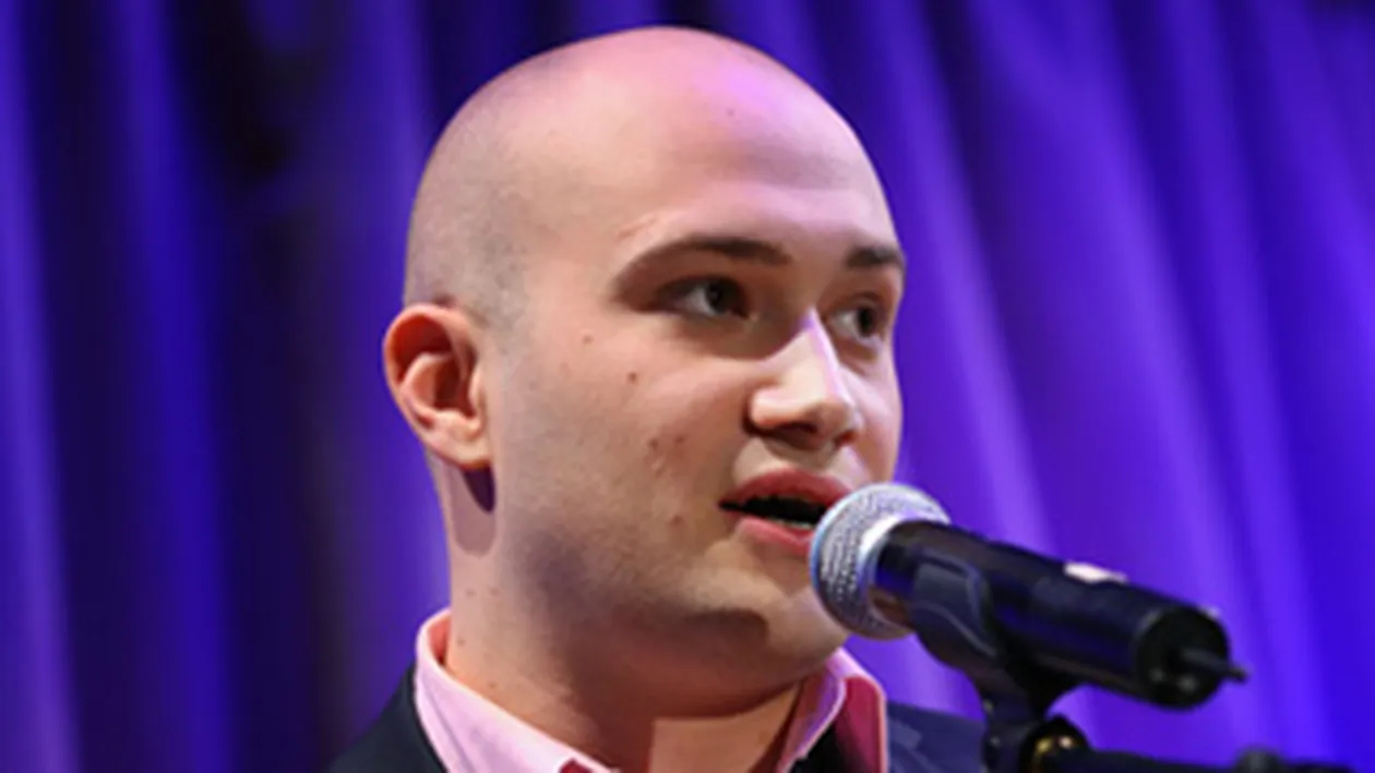 Mihai Bendeac s-a reprofilat! S-a apucat de cantat si se inregistreaza pe telefonul mobil!