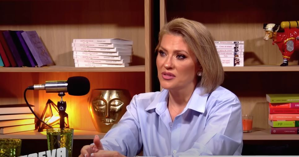 Mirela Vaida a izbucnit în lacrimi în podcastul în care a vorbit despre părinții ei: „Vreau să o spun aici, la tine!”