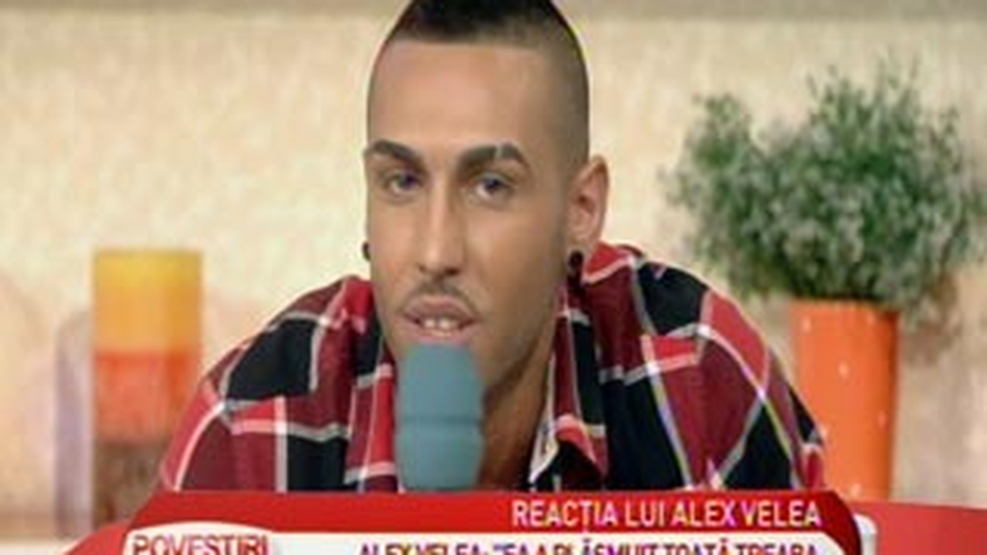 Alex Velea, despre adolescenta care sustine ca e gravida cu el: "Mi s-a facut mila de ea cand am vazut-o cum mergea"