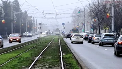 Cum arată acum linia „Tramvaiului pe valuri” din Rahova. STB a reparat șina parțial, dar... Probleme mari, în continuare!