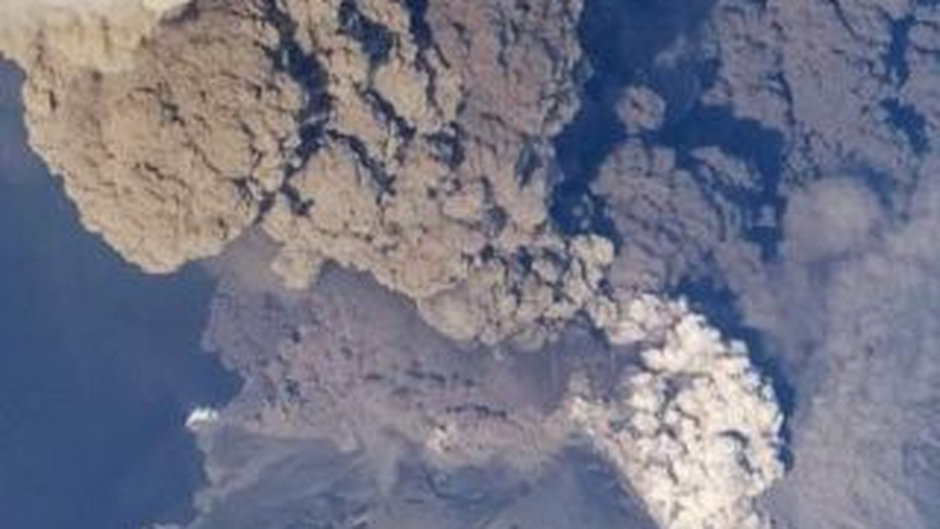 Un vulcan din Indonezia a erupt sambata, fara a provoca victime