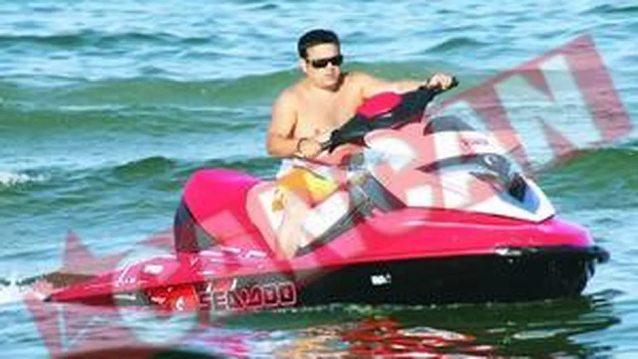 Adrian Minune a inchiriat o camera la Rex cu 18.000 euro