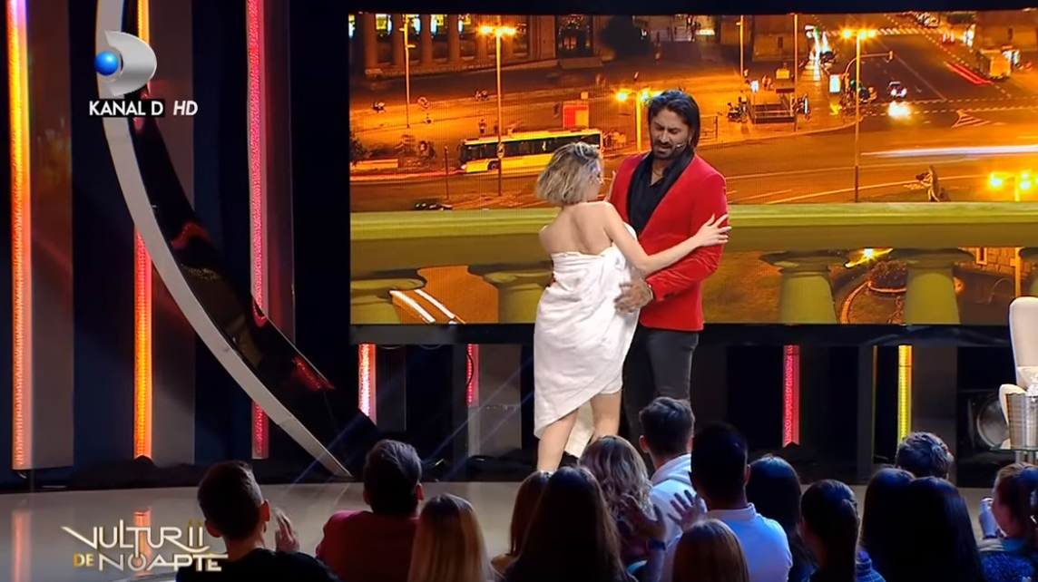 Și cu Răzvan cum rămâne!? Lidia Buble, filmată în brațele lui Connect-R