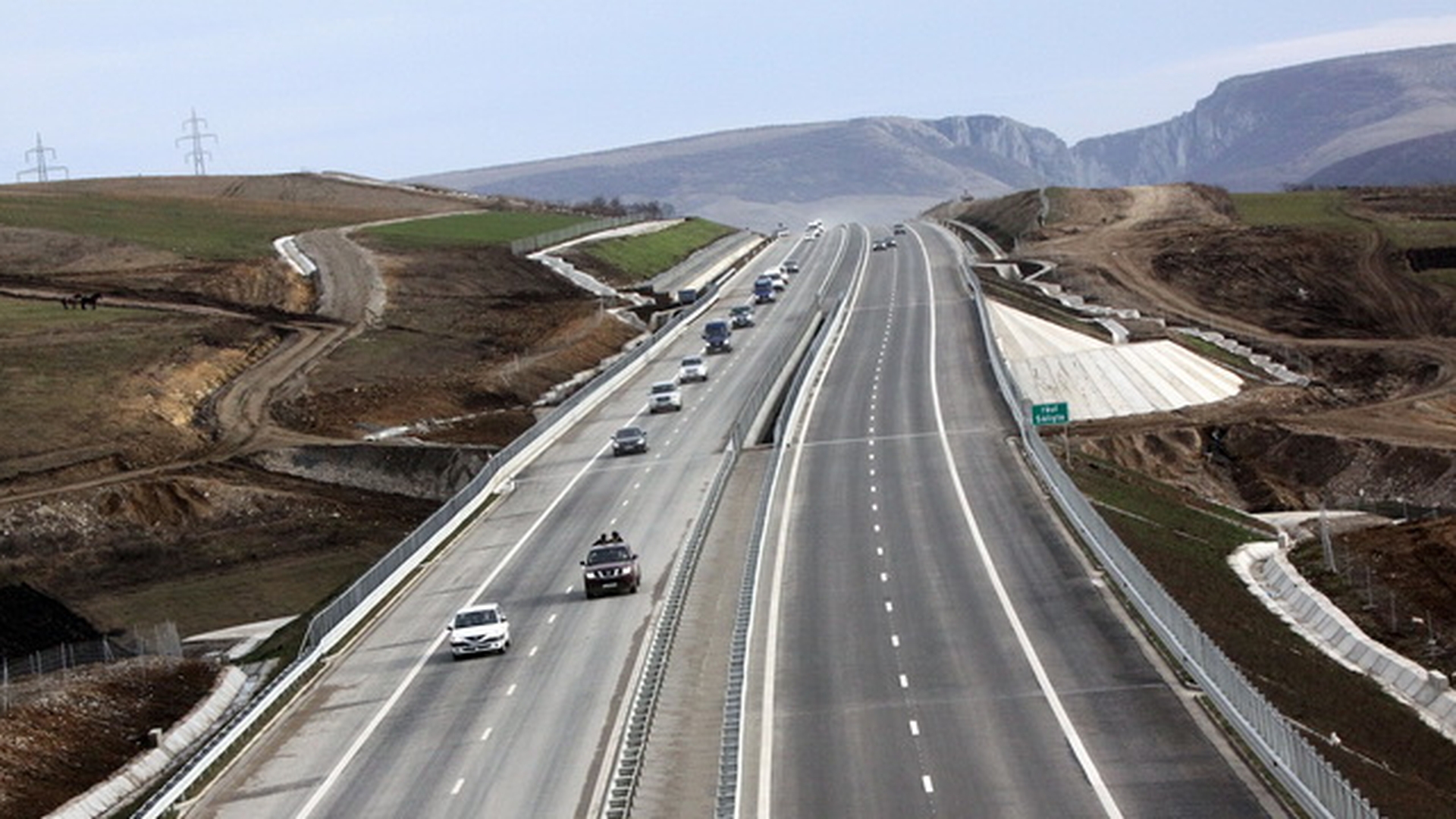 Tanar de 24 de ani, prins cu 220 de kilometri pe ora pe Autostrada Transilvania