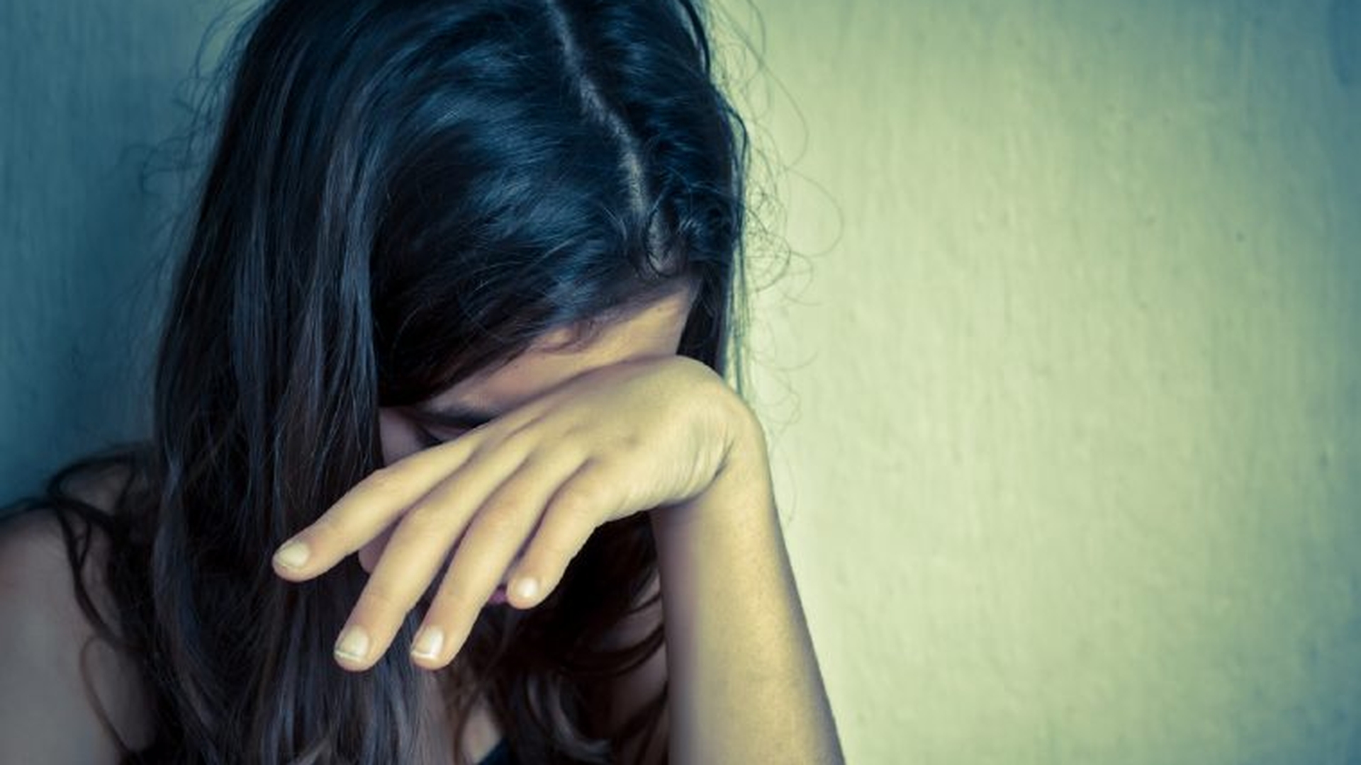 O elevă de 15 ani din Botoșani își acuză profesorul de viol! Totul a avut loc la marginea unei păduri