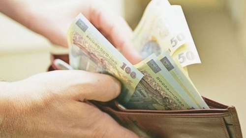 O pensionară din Craiova a găsit un portofel plin cu bani! Ce a făcut cu el i-a șocat pe toți