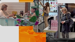 Avem imagini cu tenismena după ce s-a repatriat din Dubai. Simona a ”jucat” la dublu  cu doamna Halep în mall!