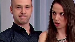 NICOLAE de la "Mireasă pentru fiul meu" a uitat de regula 25 şi i-a făcut asta EMILIEI, în timp ce ea dormea! Imaginea care i-a lăsat mască pe telespectatori!