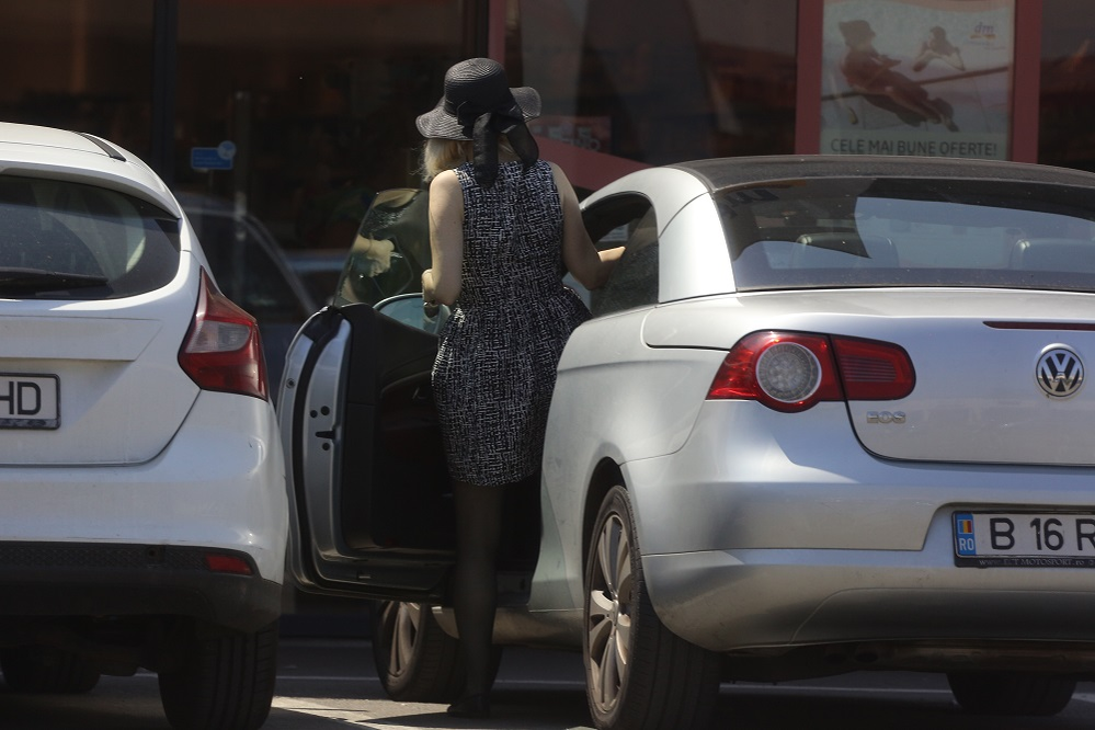 Raluca Moianu, în doliu pe străzile din Capitală