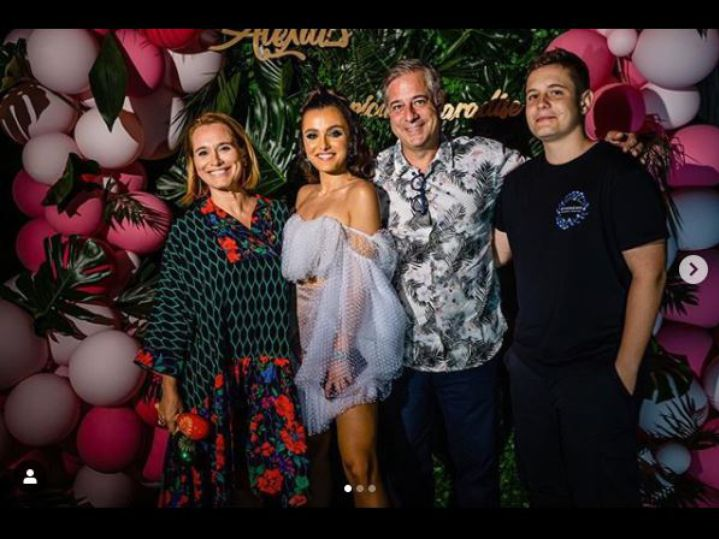 Andreea Esca a fost criticată dur de fani. Detaliul “de neiertat” apărut într-o poză i-a scos din minți pe unii dintre internauți