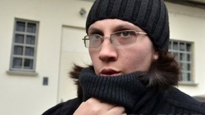 Ca la Radio Erevan! Politista violata este acuzata ca a furat o gaina!