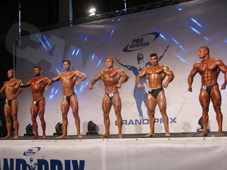 Am aflat secretul unui campion de fitness! A slăbit 15 kg şi s-a umplut de muşchi în doar 3 luni!