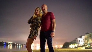 Walter, ce faci cu mana!? Cum au fost fotografiati Zenga si sotia lui romanca, noaptea pe o plaja