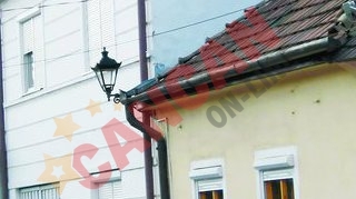 Vrea jumatate din casa Elenei Carstea!