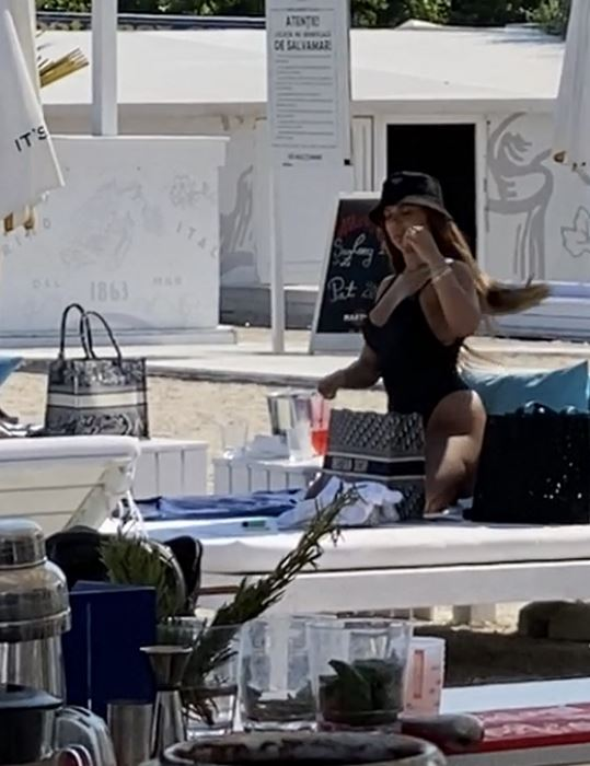 Andra Volos, o apariție răvășitoare pe plaja din Mamaia