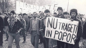 Decembrie `89. Povestea cutremurătoare a Nicoletei, fata de 14 ani bătută sub ochii frățiorului ei: ”Medicul trebuia să mă violeze!”