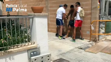 Un român a fost prins de trei polițiști sub acoperire, în timp ce fura pe o plajă din Mallorca