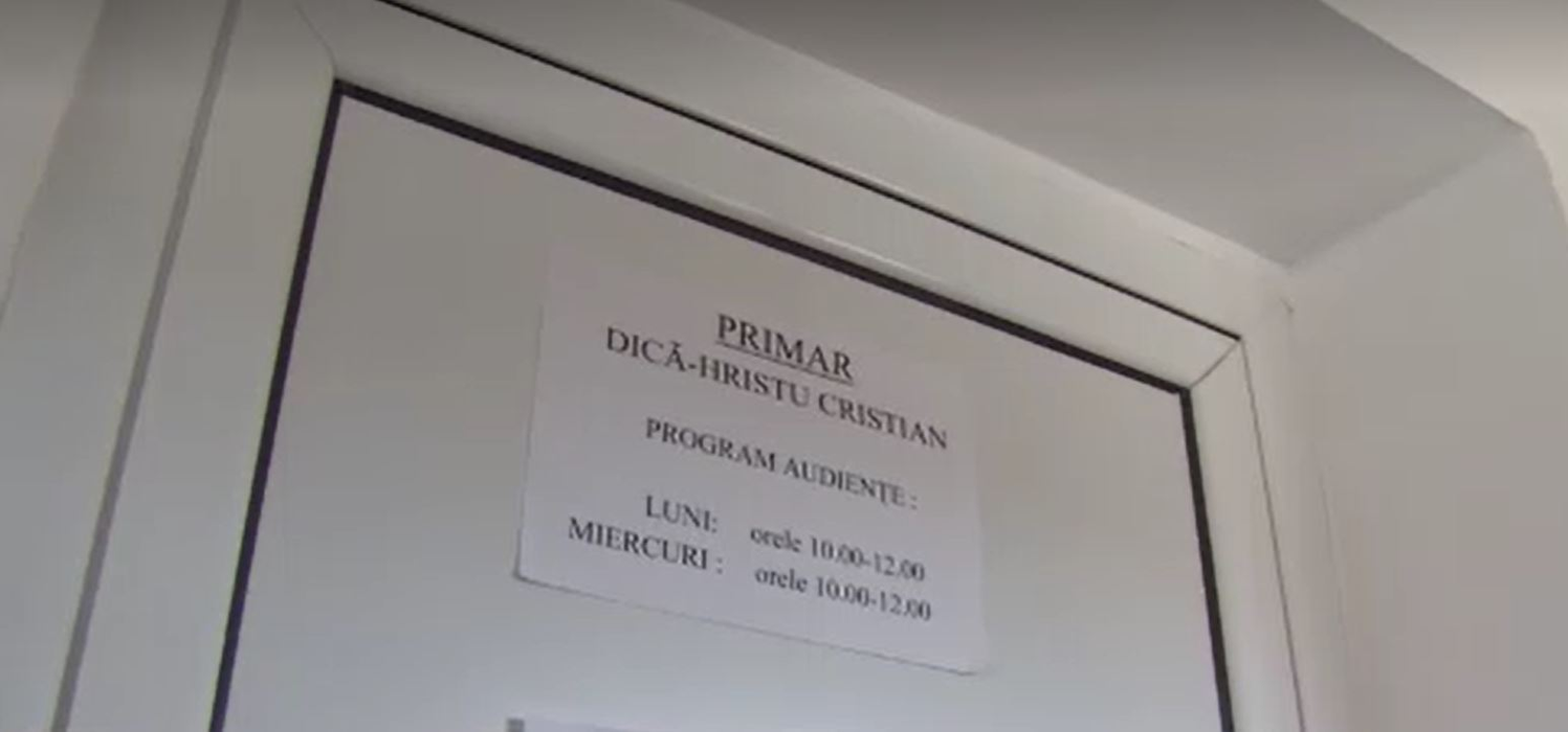 Un primar din Argeș, prins de polițiști la volanul unui camion cu lemne furate. Ce explicații a oferit în fața oamenilor legii