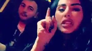 VIDEO EXCLUSIV. Filmări la 7 dimineaţa în maşina fostului iubit. Avem imagini uluitoare cu Daniela Crudu, răvăşită după un party cu fetele din Brigada Secţia 19!