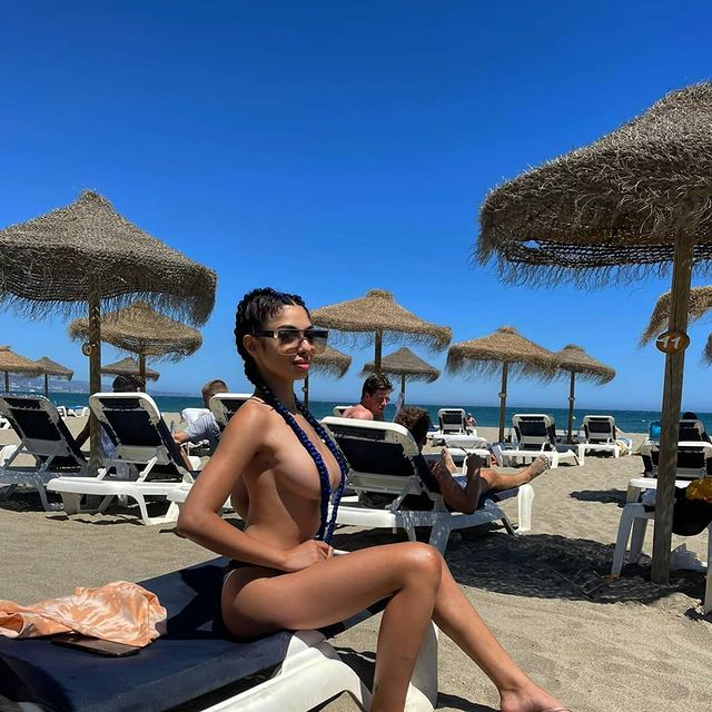 Lavinia e dansatoare la bară/ Sursă foto: Instagram.com