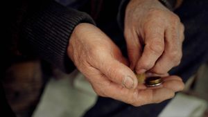 Ce se va întâmpla cu ajutorul de 800 de lei pentru pensionari. Cine îl va primi în 2026