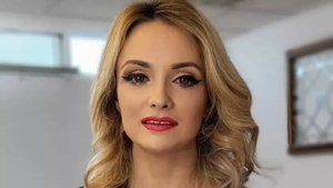 Amalia Bellantoni, în mijlocul unui mega-scandal. Vedeta e profesoară la o școală din București, iar părinții sunt revoltați: „Nu o vrem în școală! A luat 5,2 la examen!”