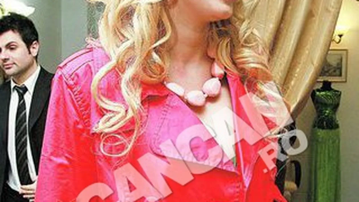 Crina Abrudan ii poarta pica Geaninei Varga, dupa ce a inlocuit-o la Observatorul sportiv! Rade de ea atunci cand se balbaie