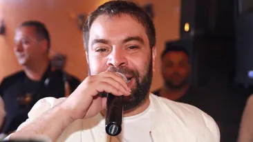 Acuzat că şi-a lăsat prietenul la greu, Florin Salam s-a revanşat la priveghiul tatălui lui Mircea Nebunu'! Ce gest a făcut celebrul manelist