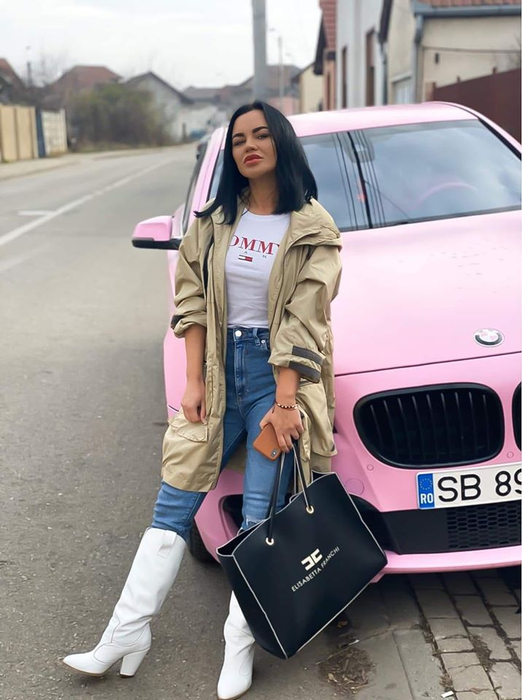 Carmen de la Sălciua, priveliște de zile mari! Cum arată în colanți, la sală…