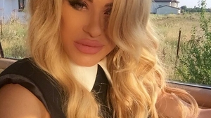 VIDEO / Gravida in opt luni, Anda Adam a facut show total pe scena