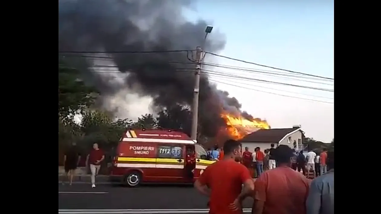 Incendiu în Constanța! Două case au fost mistuite de foc