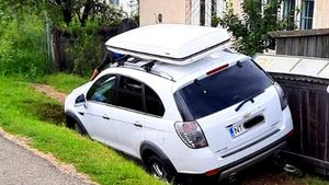 Un preot din Neamț, căutat de polițiști după ce a fugit de la locul accidentului pe care l-a provocat. Slujitorul Domnului a fost ajutat de un politician să scape de oamenii legii
